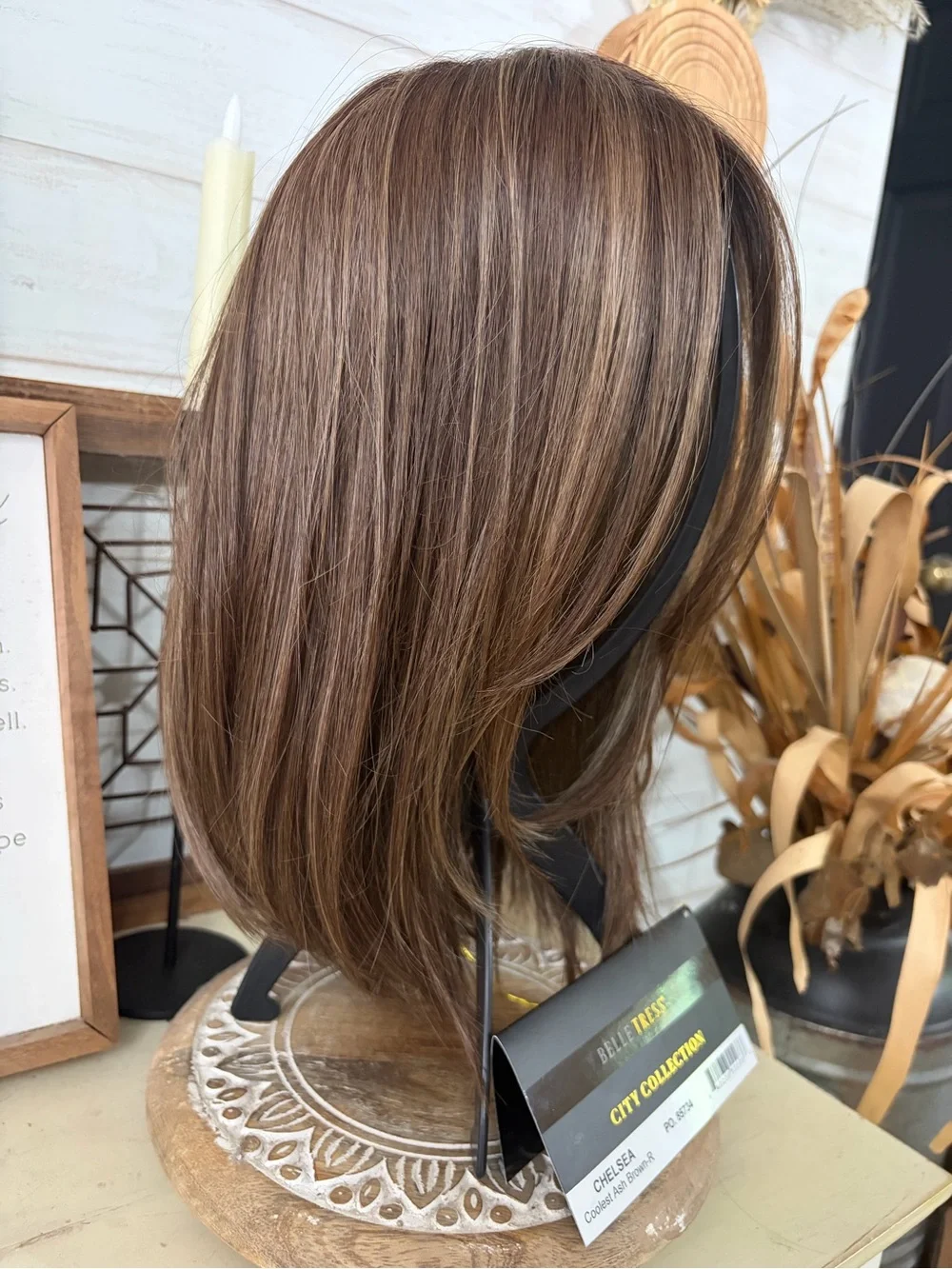 Belle Tress Chelsea heat friendly Synthetic Wig. Coolest Ash Brown R. New!